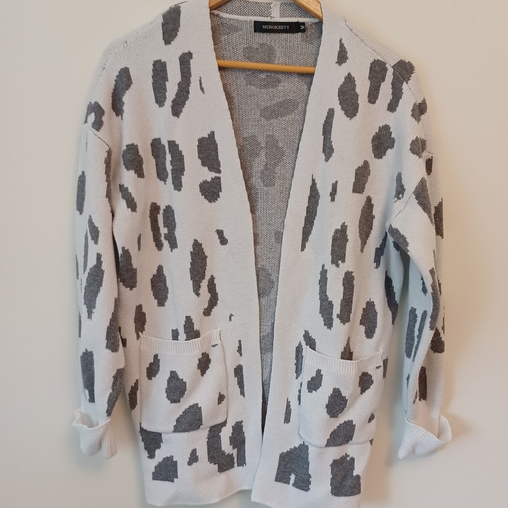 Merokeety Cozy Off-white and Grey Leopard Open Front Cardigan SIze M